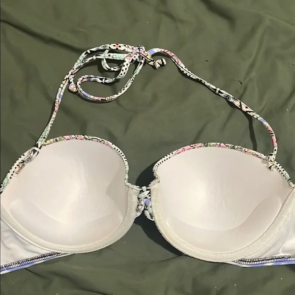 Patterned Halter Bikini Top - Picture 2 of 2